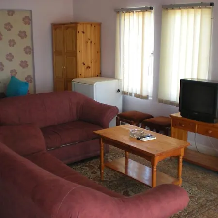 Otel Strajica Lozenets