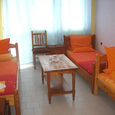 Otel Strajica Lozenets
